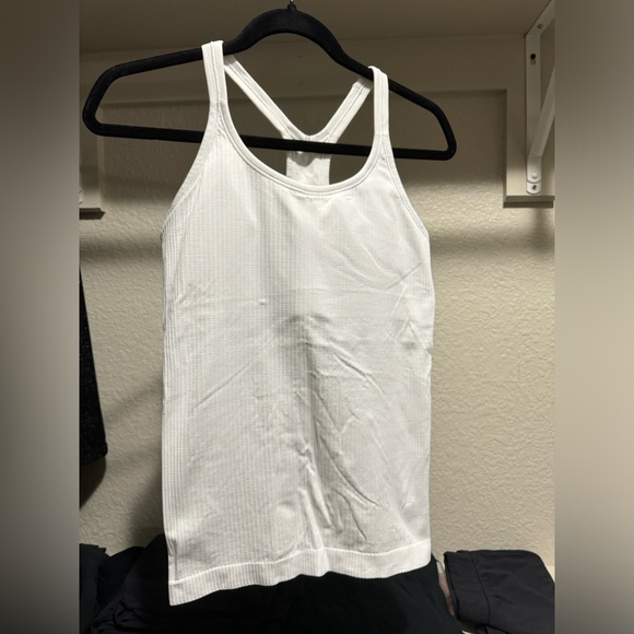 Lululemon- White tank top - Picture 3 of 5